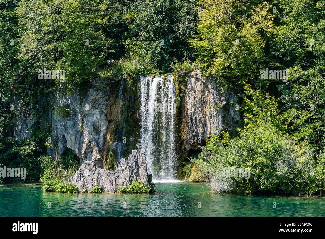 Cascata cascata in Plitvice laghi in Croazia estate Foto Stock