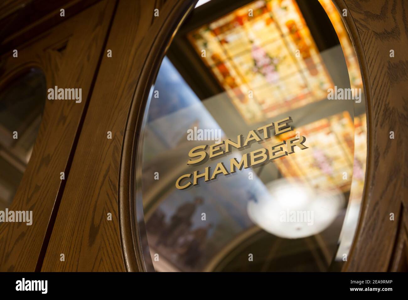 Porte d'ingresso della Camera del Senato nel Campidoglio del Montana a Helena, Montana. Foto Stock