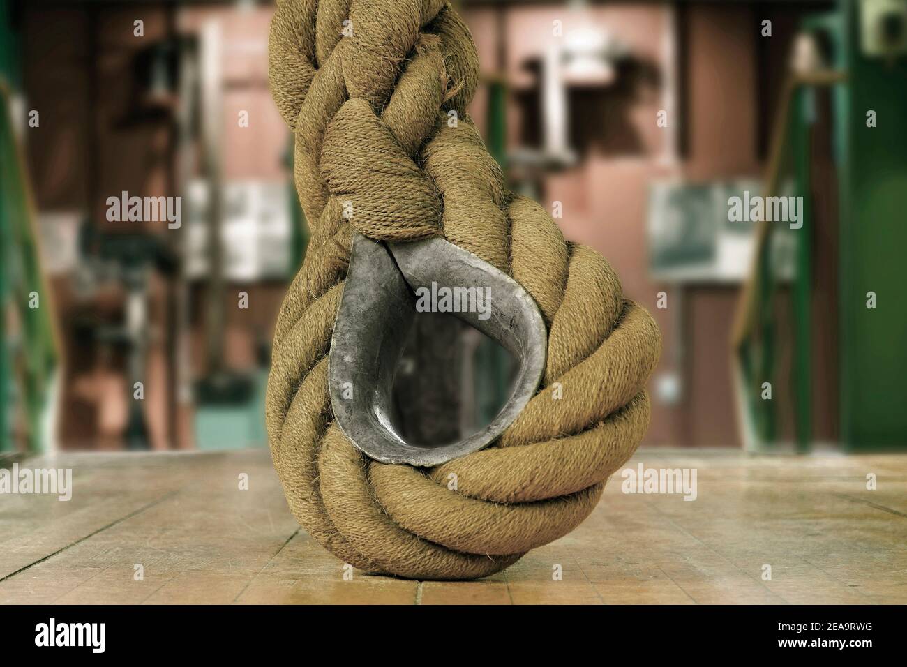 Cordage giù nel ponte della nave Foto Stock