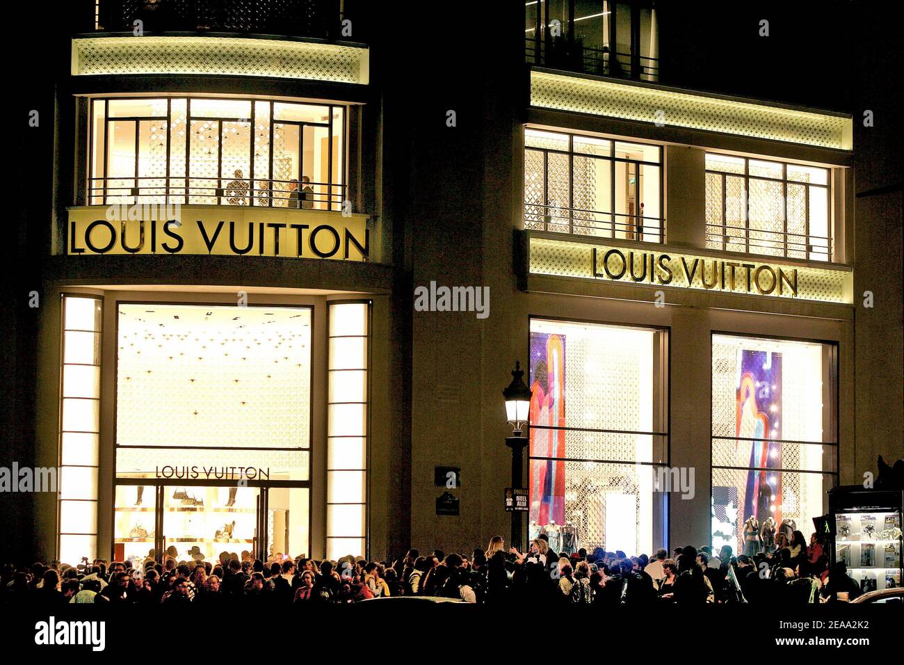 Azione louis shop vuitton