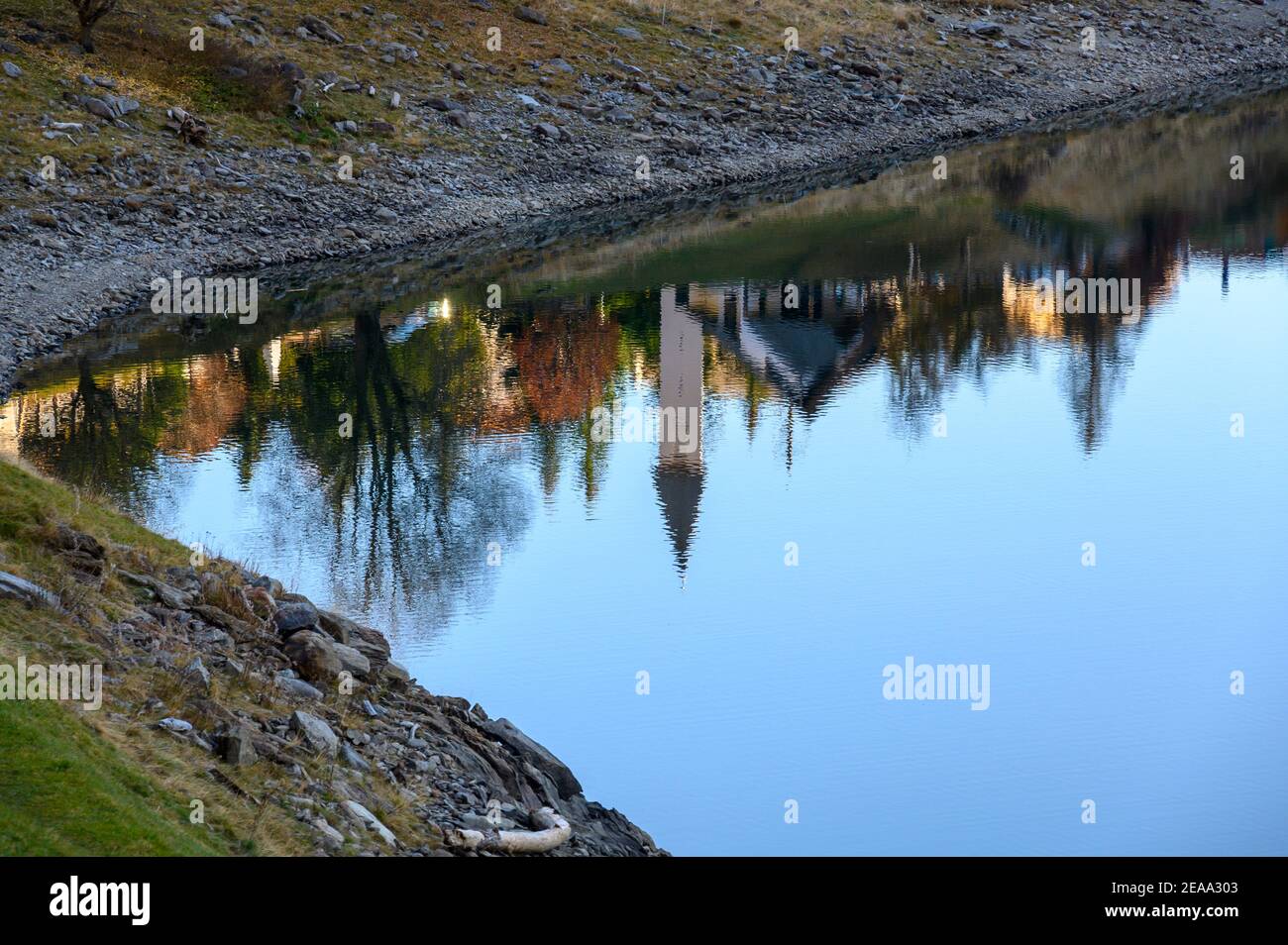 Italia, Trentino-Alto Adige, Alto Adige, Alto Adige, Vinschgau, Alpi Ötztal, Schnalstal, Schnals, Val Senales, Vernagt Reservoir, autunno Foto Stock