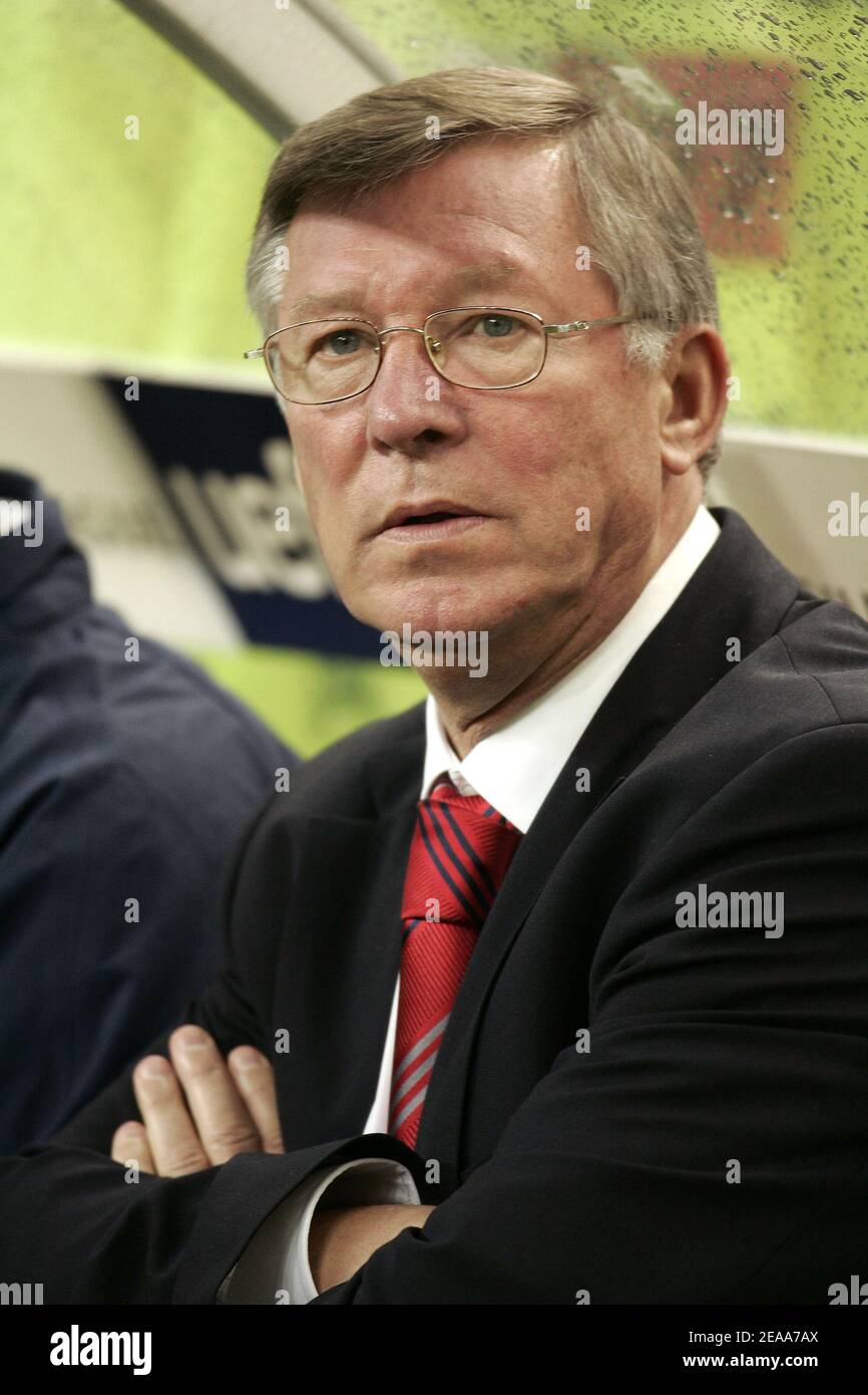 Sir Alex Ferguson di Manchester durante la UEFA Champions League, Lille vs Manchester, a Saint-Denis vicino a Parigi, Francia, il 2 novembre 2005. Lille ha vinto 1-0. Foto di Laurent Zabulon/ABACAPRESS.COM Foto Stock
