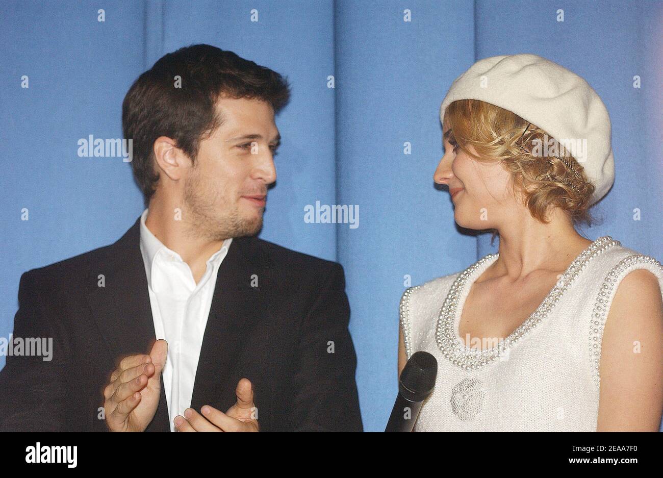 L'attore francese Guillaume Canet e sua moglie, l'attrice tedesca Diane Kruger alla prima di 'Joyeux Noel' diretto da Gilles Marchand, tenuto a UGC Normandy sugli Champs Elysee Avenue a Parigi, Francia, il 03 novembre 2005. Foto di Giancarlo Gorassini/ABACAPRESS.COM Foto Stock