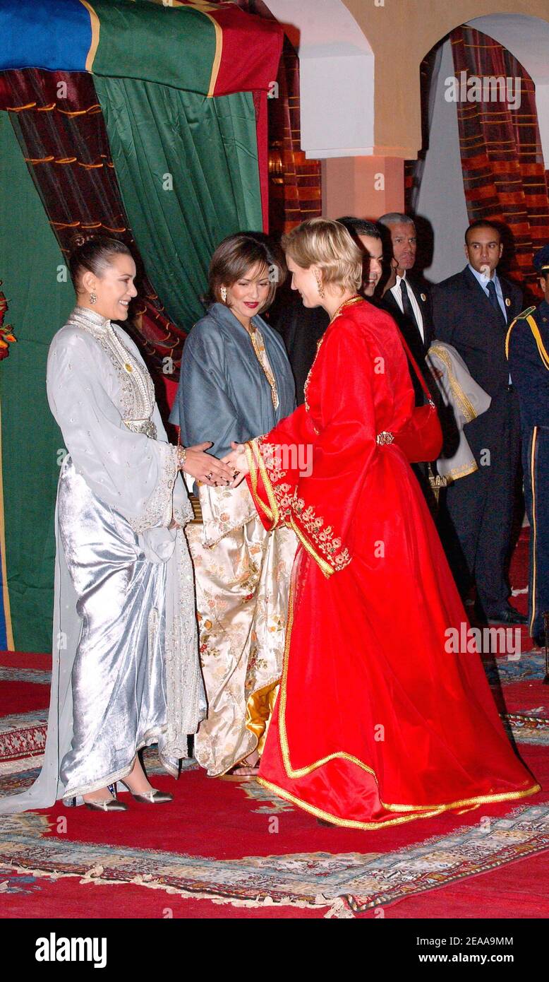 La principessa Lalla Hasna accoglie Melita Toscan du Plantier alla festa di gala del 5° Festival Internazionale del Cinema di Marrakech, Marocco, il 12 novembre 2005. Foto di Bruno Klein/ABACAPRESS.COM. Foto Stock