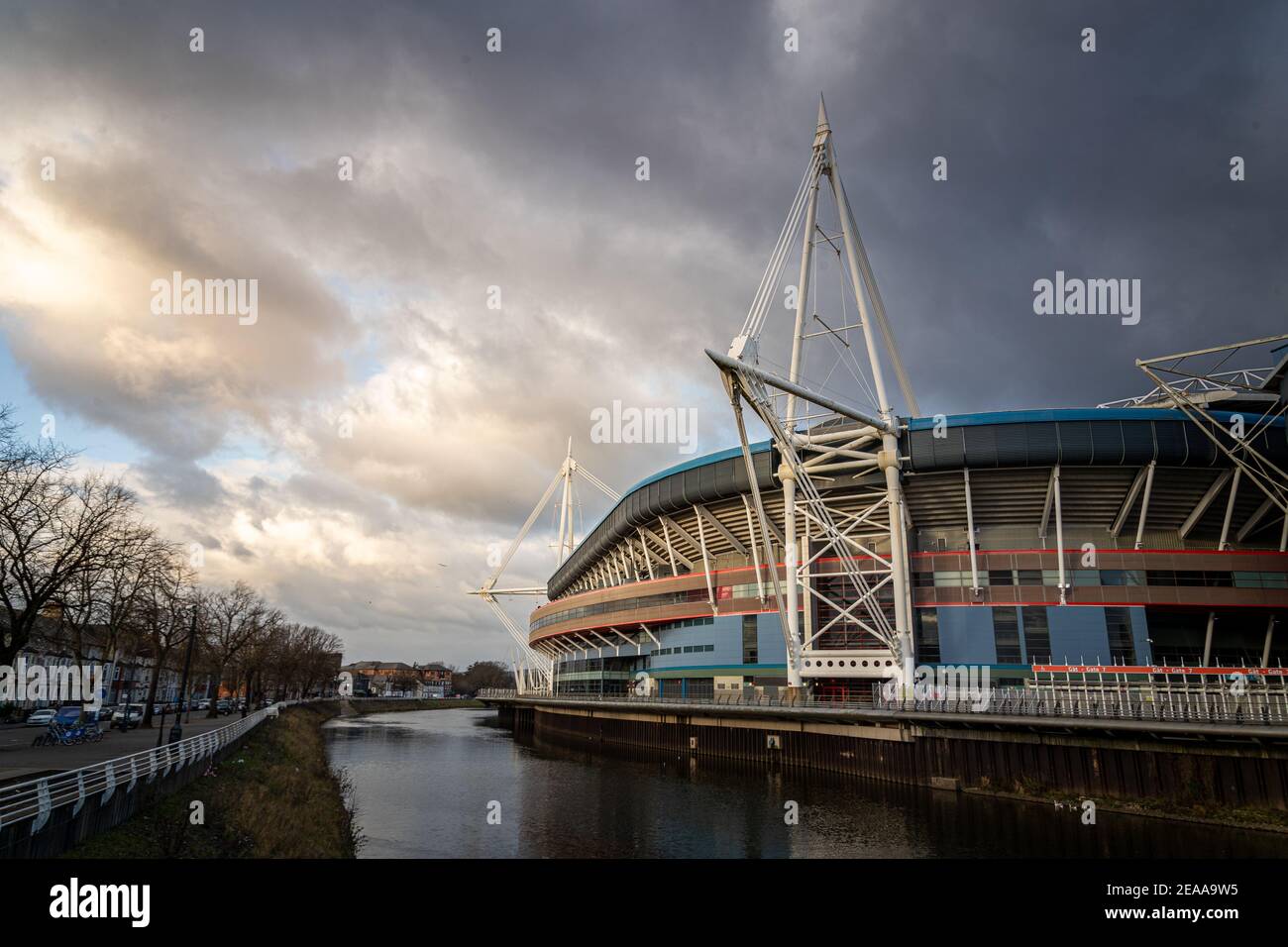 Cardiff, Galles - 8 Febbraio 2021: Veduta generale del Principato e del fiume Taff, Cardiff, sede della squadra gallese di rugby Foto Stock