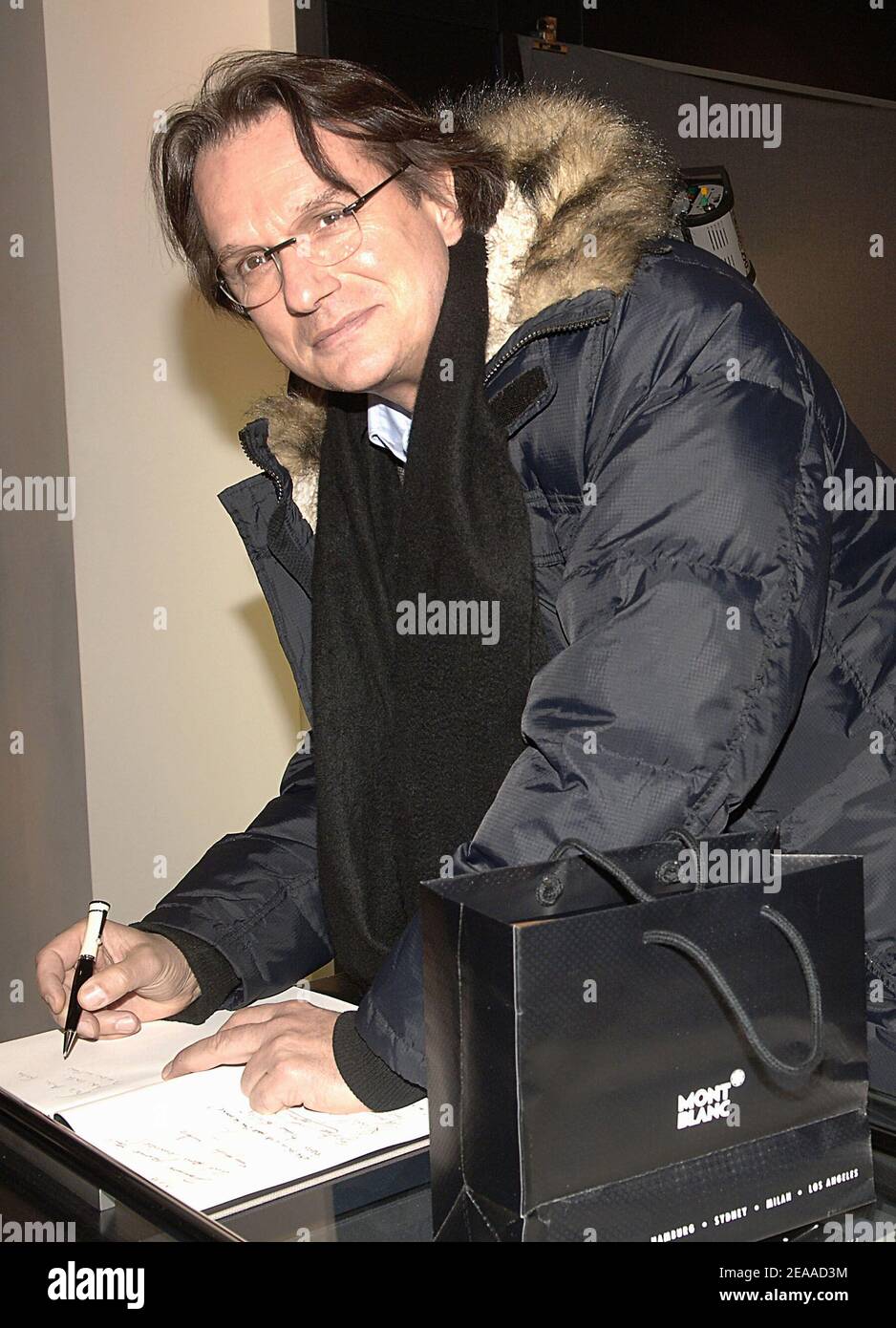 L'attore francese Francois-Eric Gendron partecipa alla serata del Monte Bianco 'Bianco e Nero' per presentare la nuova gamma 'Ecriture' in onore di Greta Garbo, presso il negozio del Monte Bianco sugli Champs-Elysees a Parigi, in Francia, il 24 novembre 2005. Foto di Giancarlo Gorassini/ABACAPRESS.COMPhoto di Giancarlo Gorassini/ABACAPRESS.COM Foto Stock