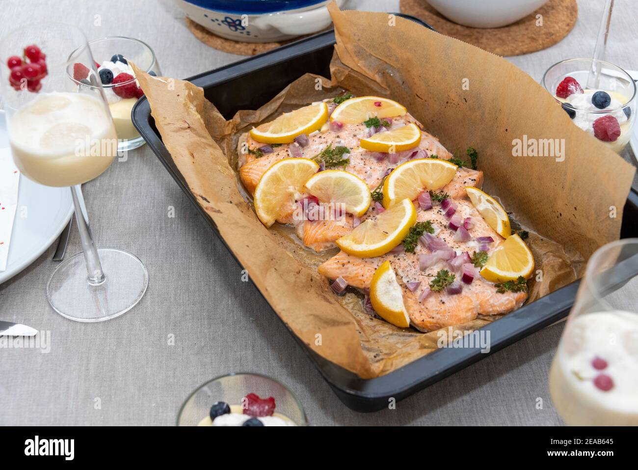 Salmone fresco, dessert, Virgin Colada Foto Stock