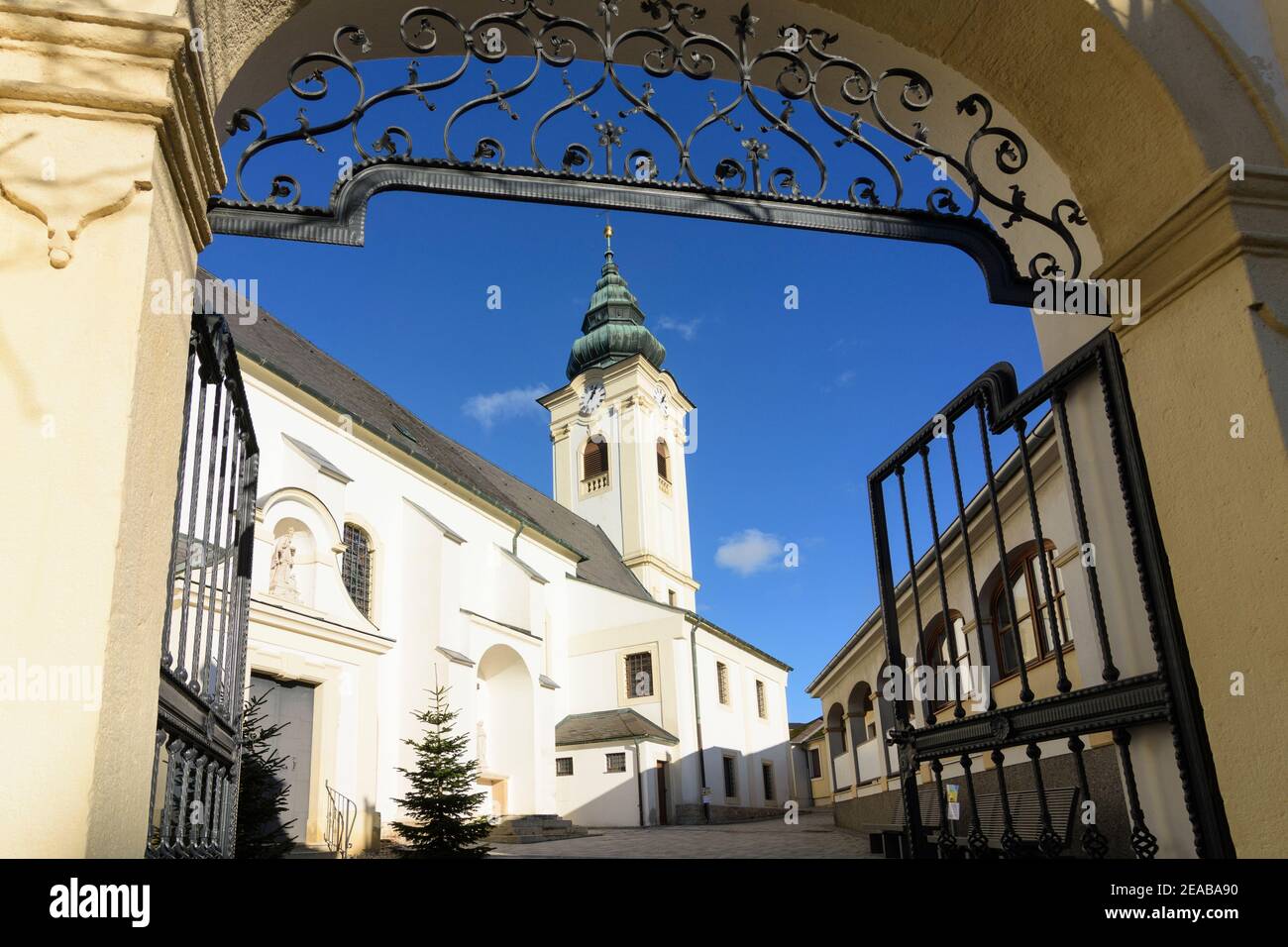 Neusiedl am See, chiesa Neusiedl am See al Lago Neusiedl (Lago Neusiedl), Burgenland, Austria Foto Stock