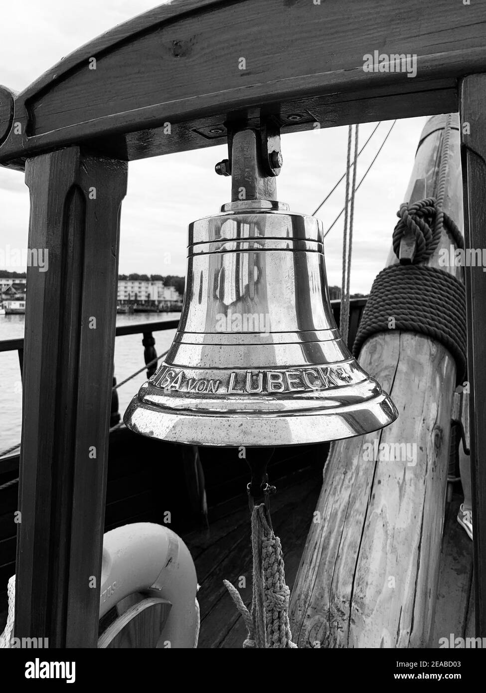 Campana della nave mercantile storica Lisa von Lübeck Foto Stock
