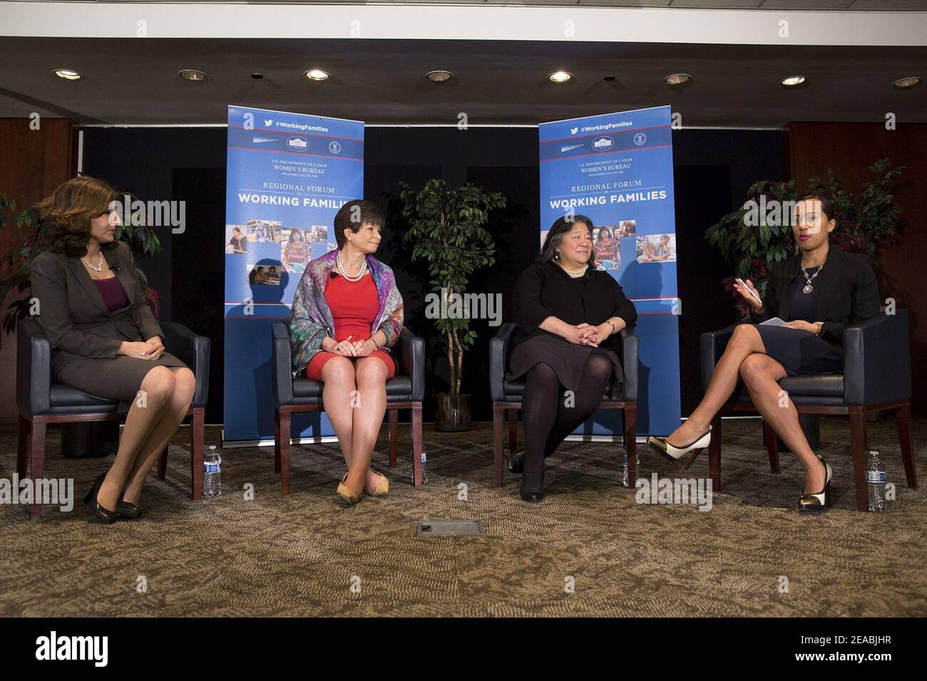 Neera Tanden, Valerie Jarrett, Tina Tchen e Andrea Wishom, 2014. Foto Stock