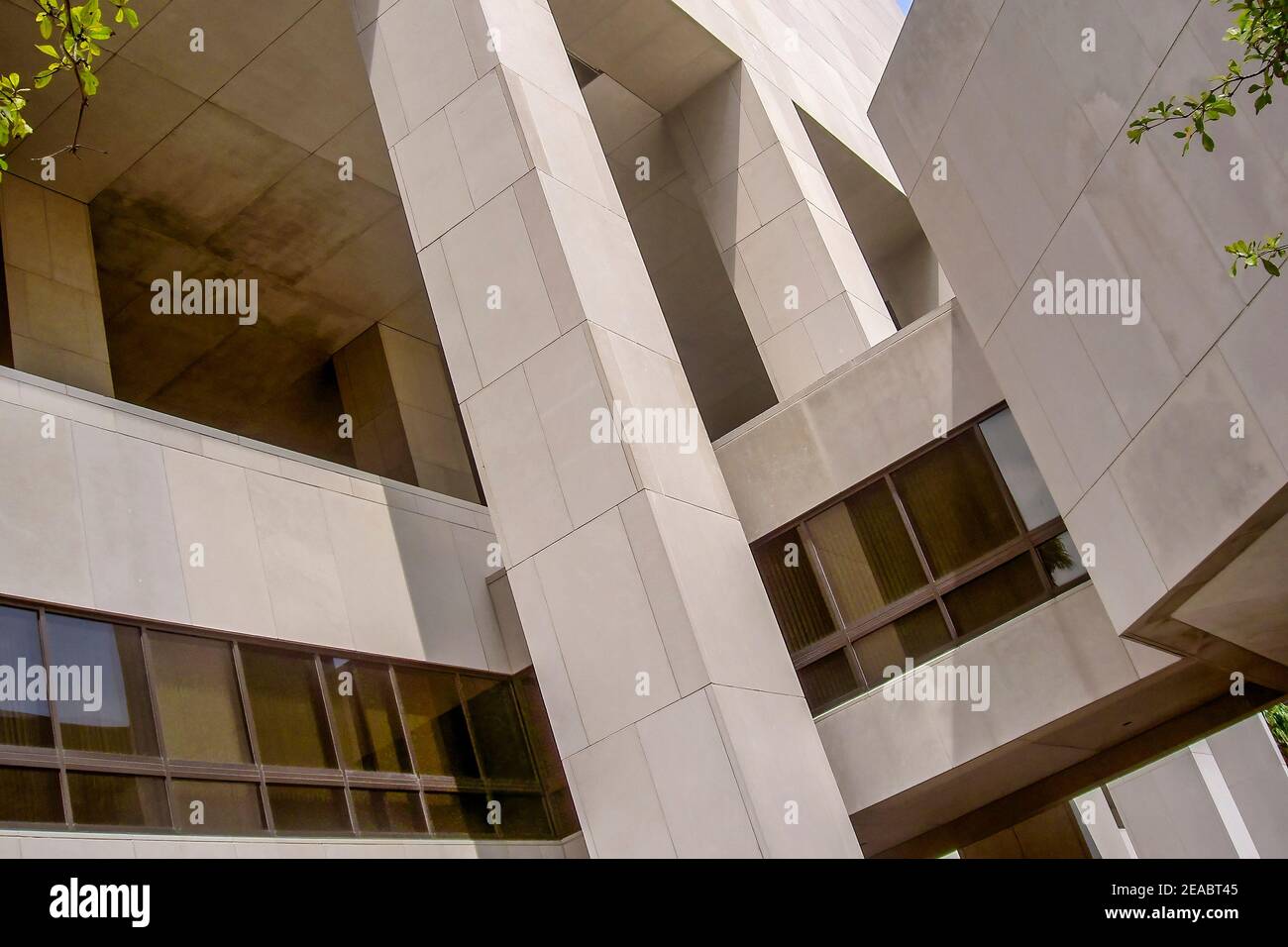 Dettagli dell'architettura esterna del Stephen P. Clark Government Center nel centro di Miami, Florida. Foto Stock