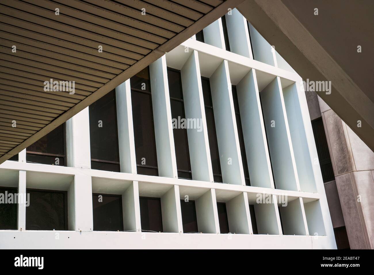 Dettagli dell'architettura esterna del Stephen P. Clark Government Center nel centro di Miami, Florida. Foto Stock