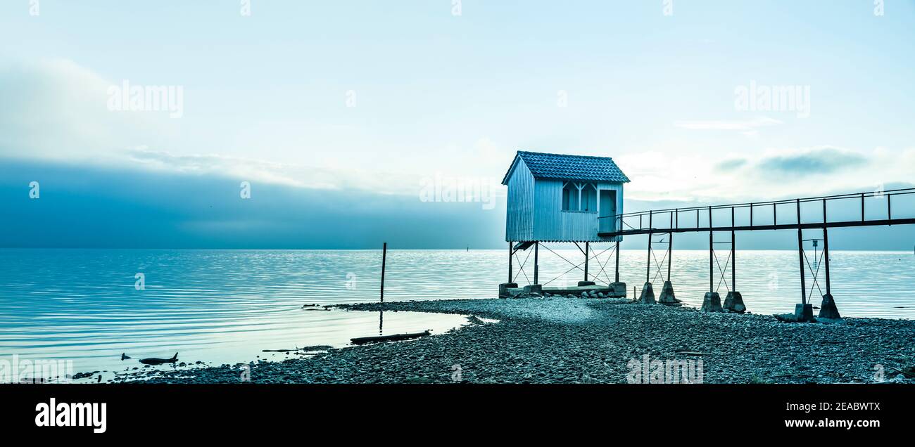 Bagno con molo sulle rive del lago di Costanza Foto Stock