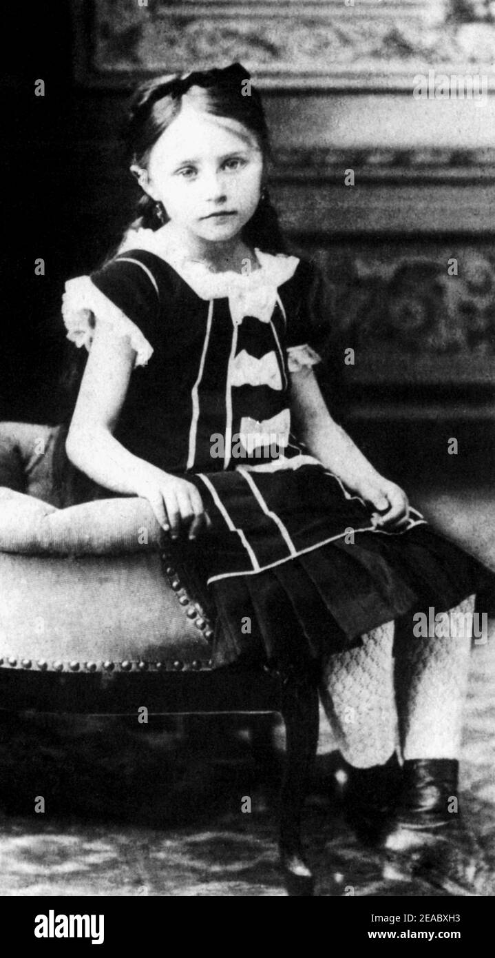 1878 , FRANCIA: LA celebre scrittrice francese COLETTE Willy ( 1873 - 1954 ) quando era una bambina di 5 anni - SCRITTRICE - SCRITTORE - LETTERATO - LETTERATURA - LETTERATURA - personalità quando era bambino - celebrità personalità da giovani bambini - ritratto - ritratto ---- Archivio GBB Foto Stock