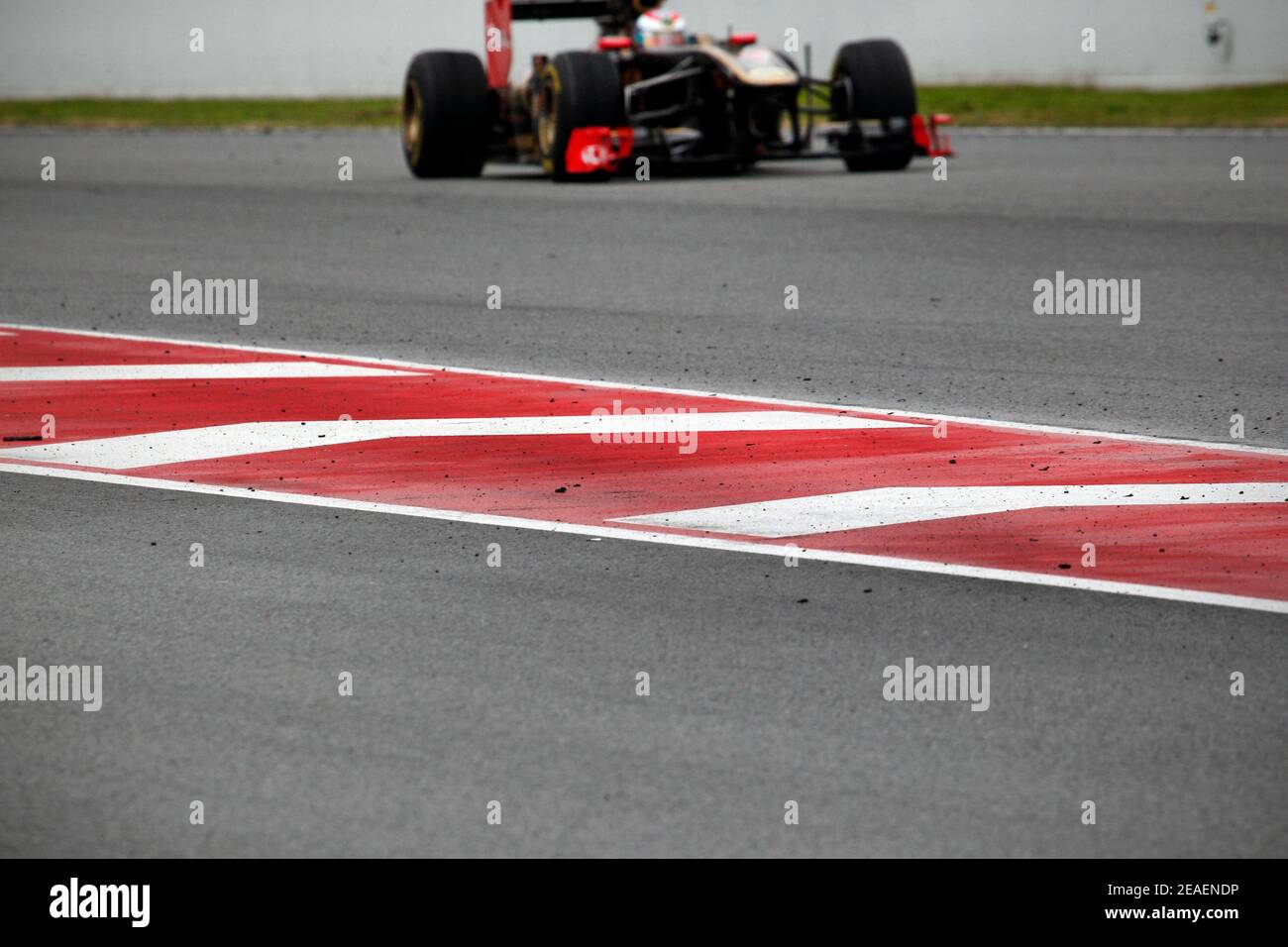 Vitaly Petrov corre nel 2011 la Lotus Renault Formula 1 del circuito di Montmelo, in Spagna Foto Stock