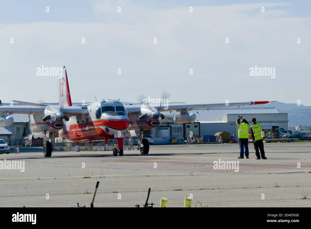 Aereo bombardiere ad acqua. Avion bombardier d'eau. Aéroport Marsiglia Provenza . Marignane Foto Stock