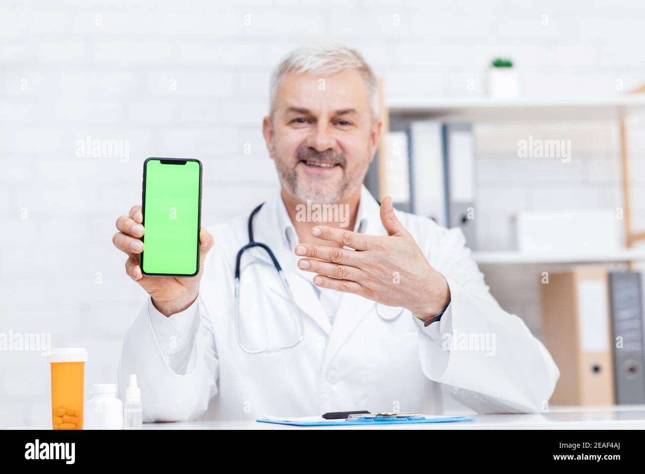 Applicazione medica moderna per chat online con il medico Foto Stock