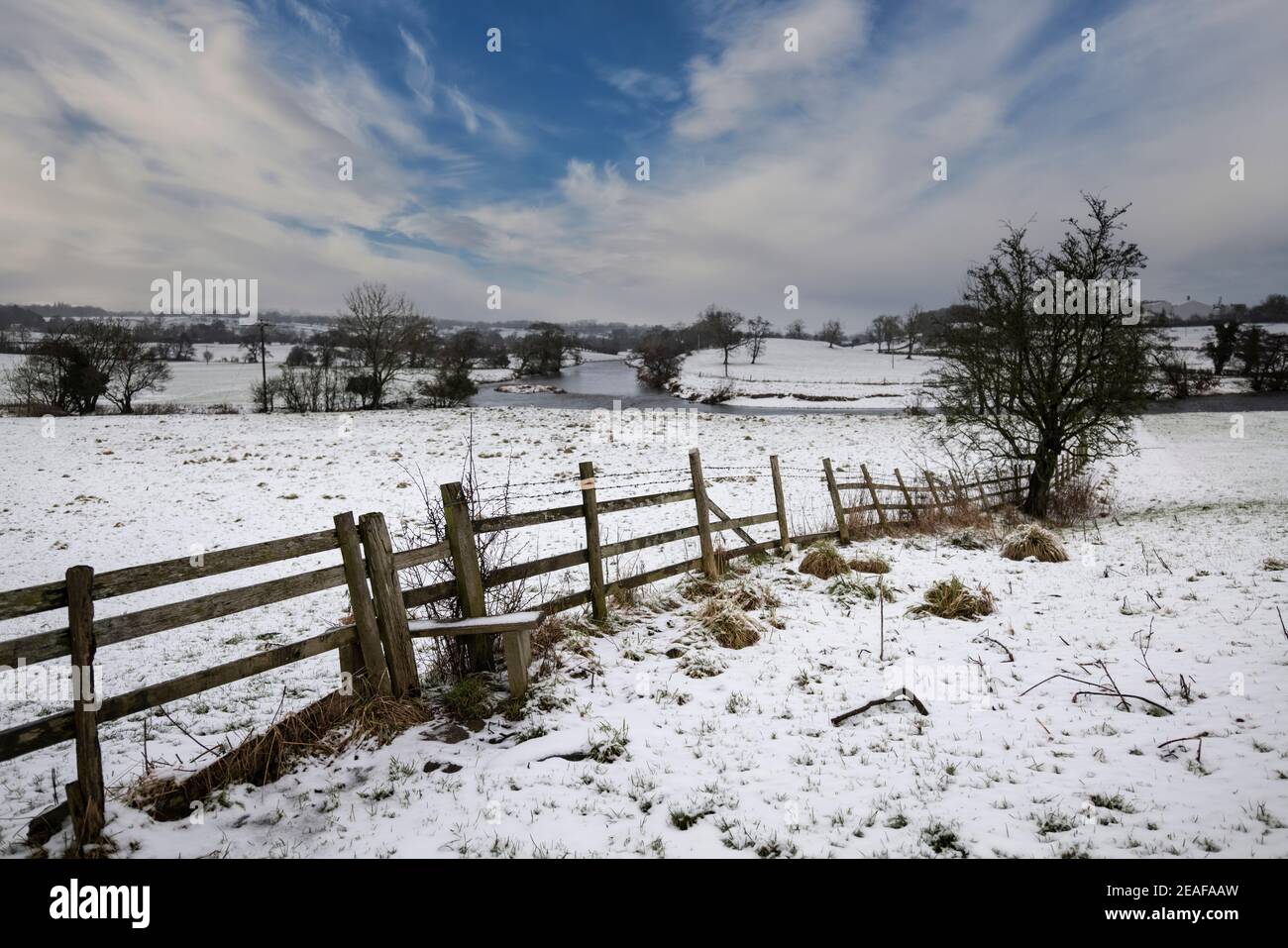Stile in condizioni di inverno, Clitheroe, Ribble Valley, Lancashire, Regno Unito. Foto Stock