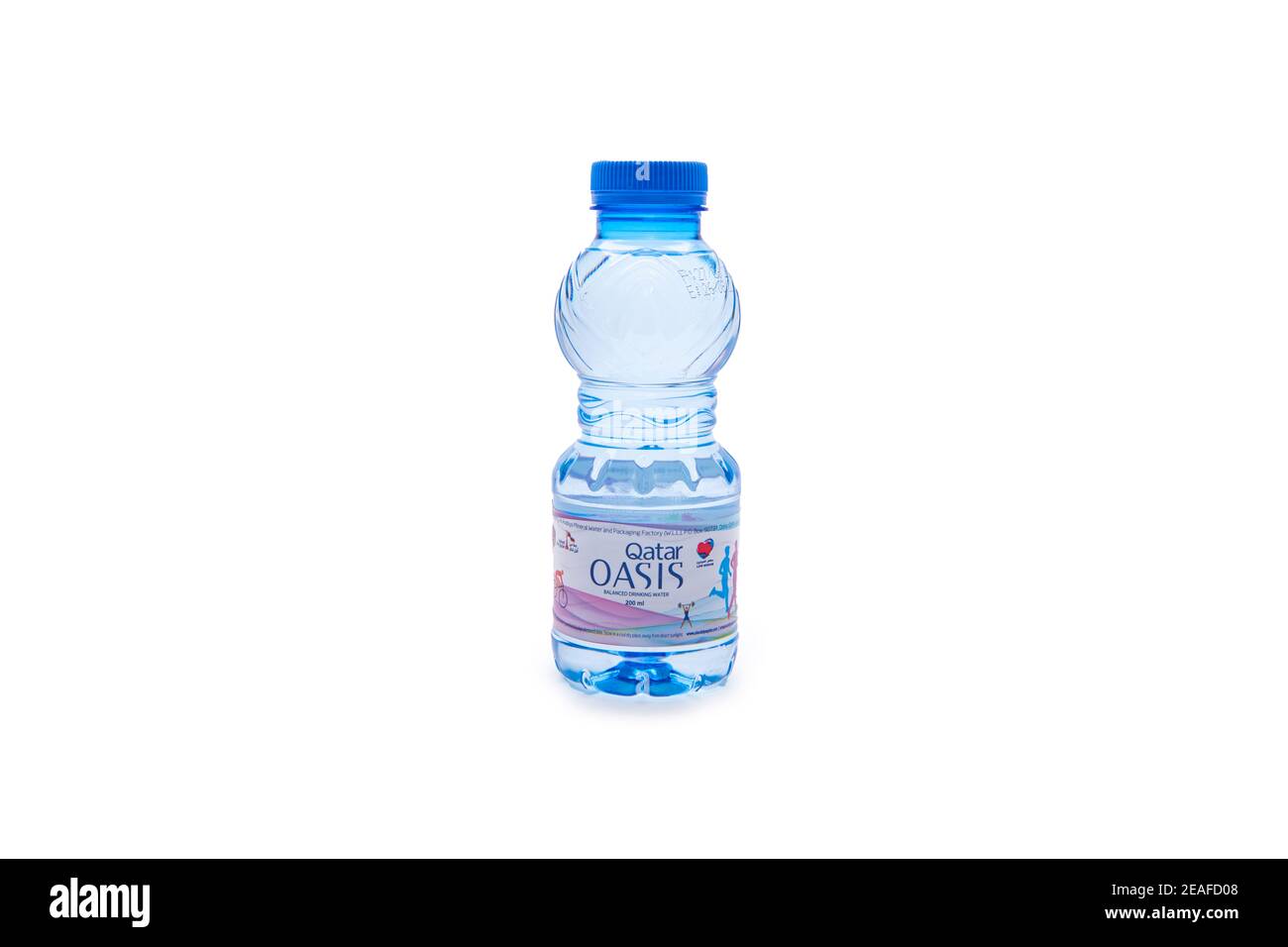 Qatar Oasis bottiglia di acqua potabile su sfondo isolato Foto Stock