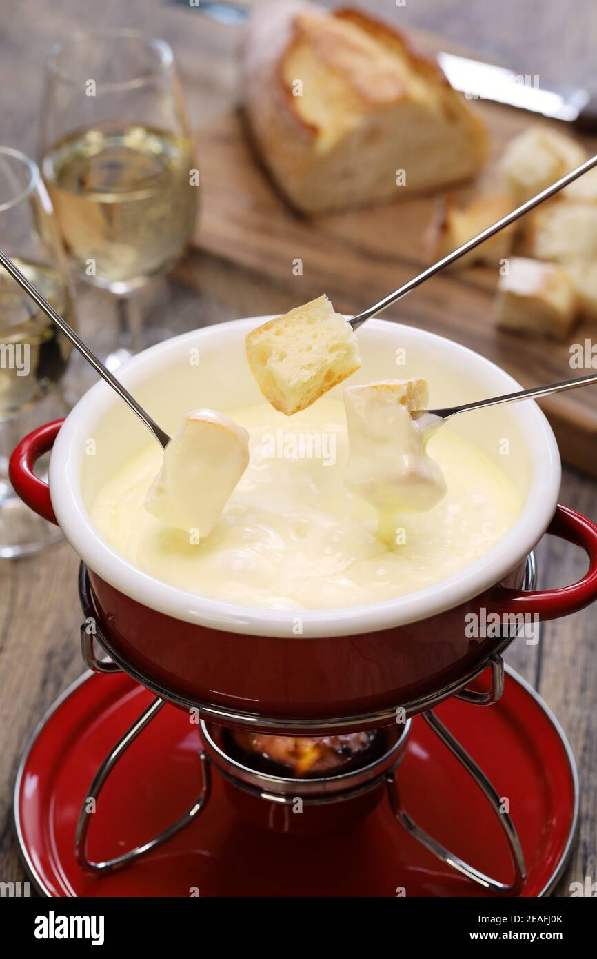 fonduta di formaggio tradizionale, cucina svizzera Foto Stock