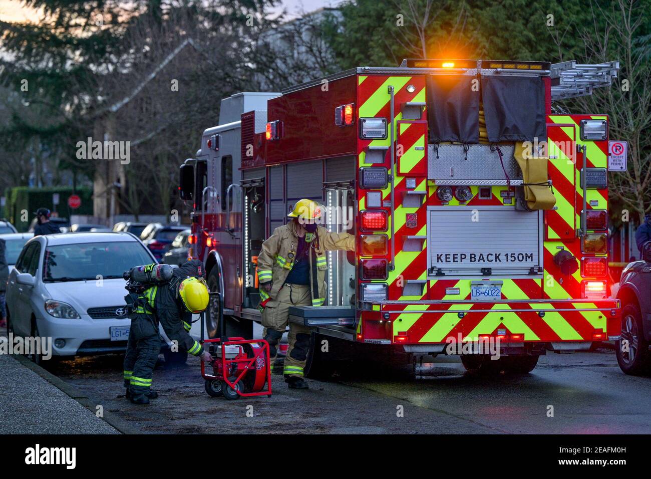 Vigili del fuoco, soccorritori, camion dei vigili del fuoco, Vancouver, British Columbia, Canada Foto Stock