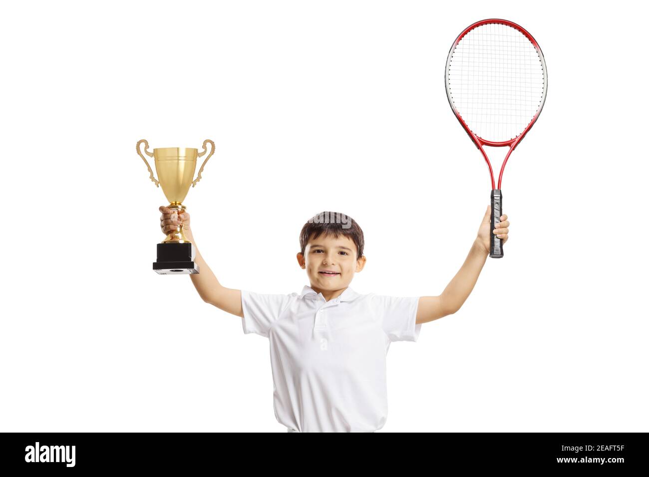 Vincitore nel tennis junior con una coppa di trofei isolata sfondo bianco Foto Stock