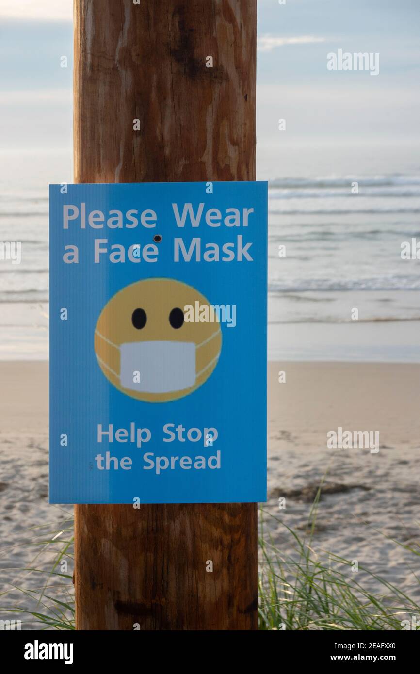 Covid 19 regole maschera in spiaggia a Ogunquit Maine Foto Stock
