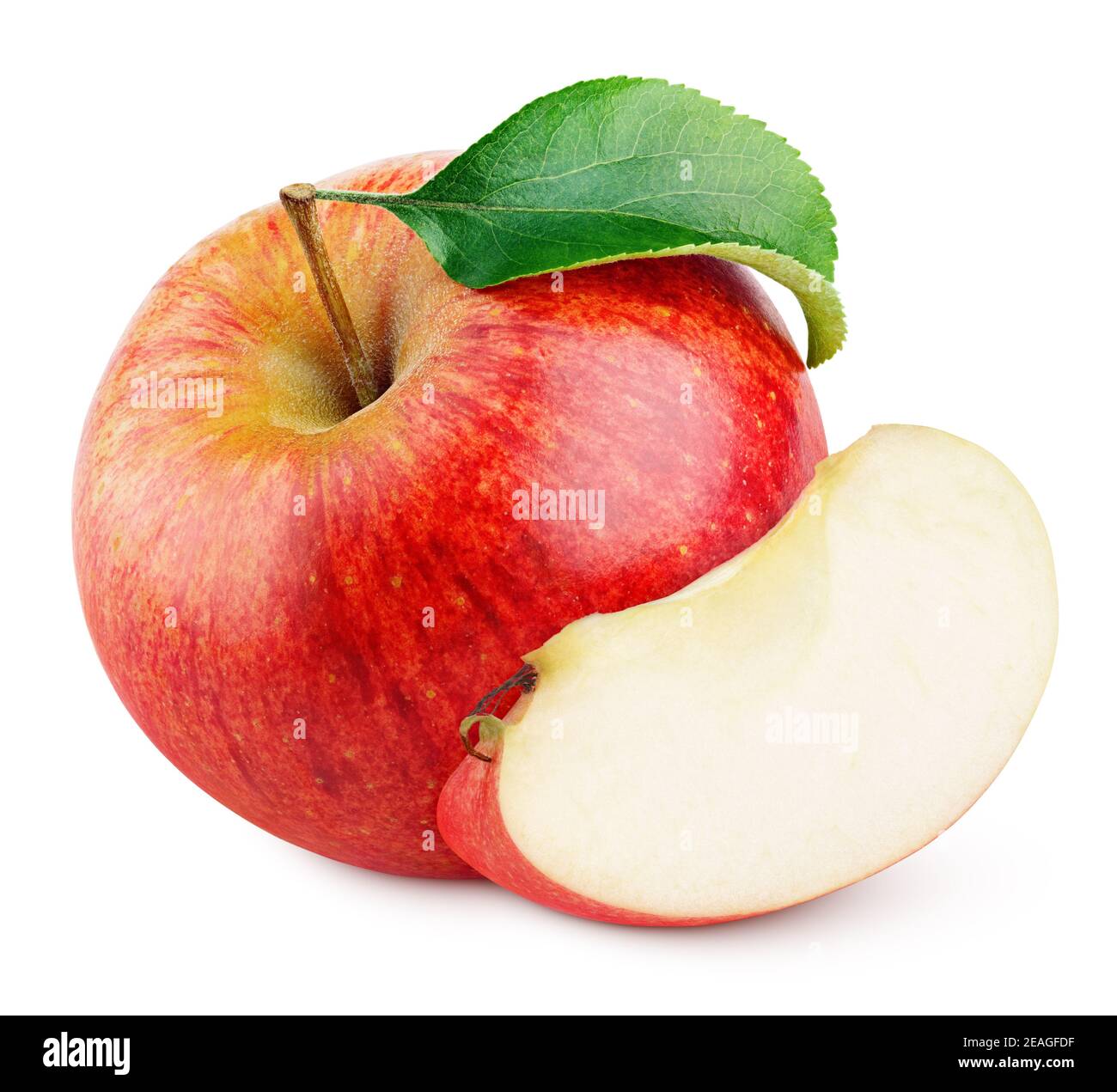 Mela rossa matura con fetta di mela senza semi e. foglia verde isolata su sfondo bianco con tracciato di ritaglio Foto Stock