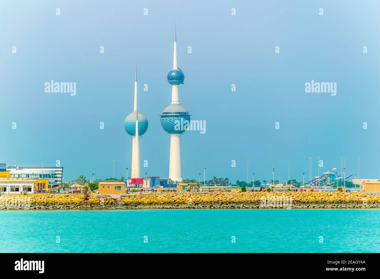 Vista delle Torri Kuwait - il punto di riferimento piu' conosciuto della Citta' del Kuwait. Foto Stock