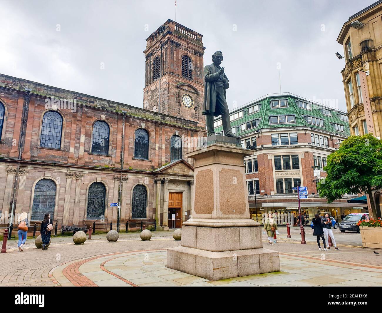 Statua di Richard Cobden in St Anns Square, nel centro di Manchester Foto Stock