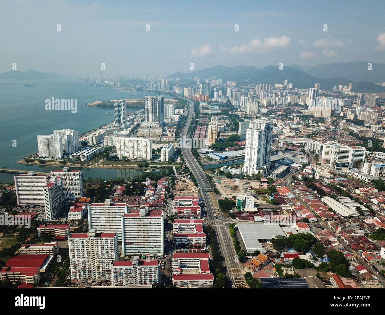 Vista aerea Tun Dr Lim Chong EU Highway durante il movimento ordine di controllo Foto Stock