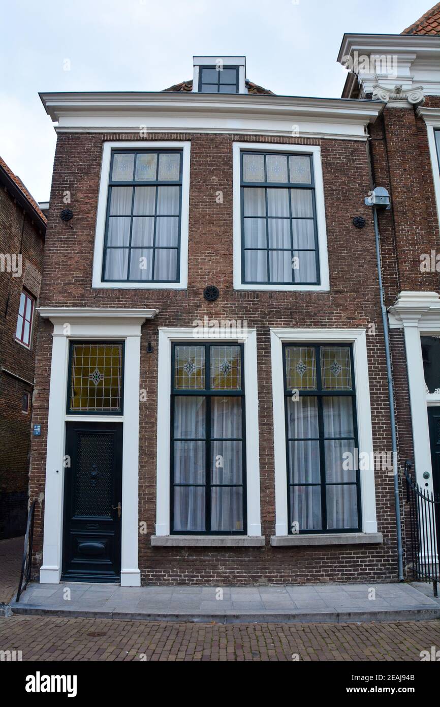 Casa tipica nel centro storico DI ZIERIKZEE, Paesi Bassi Foto Stock
