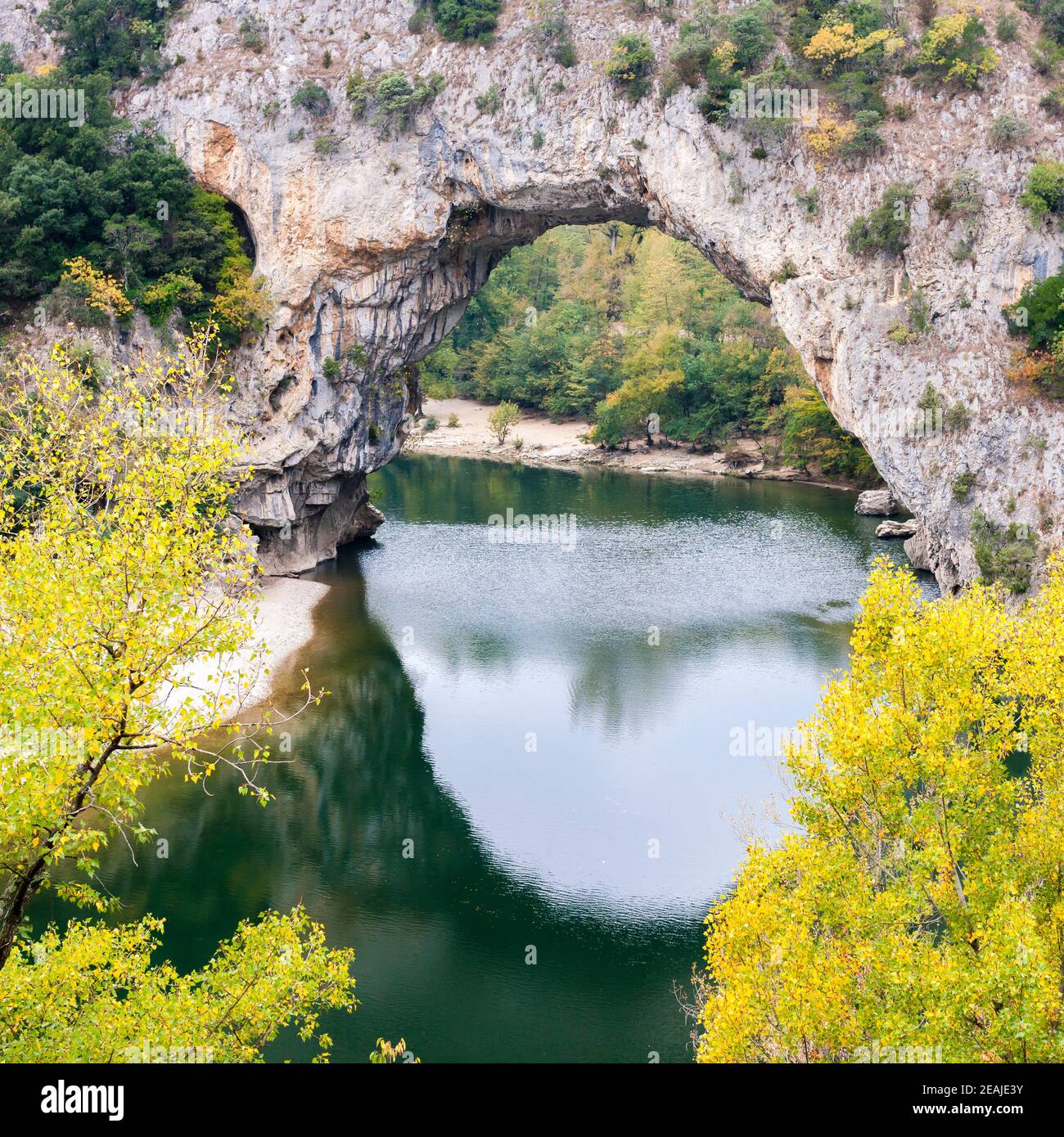 Pont d'Arc con il fiume Ardeche, Francia Foto Stock