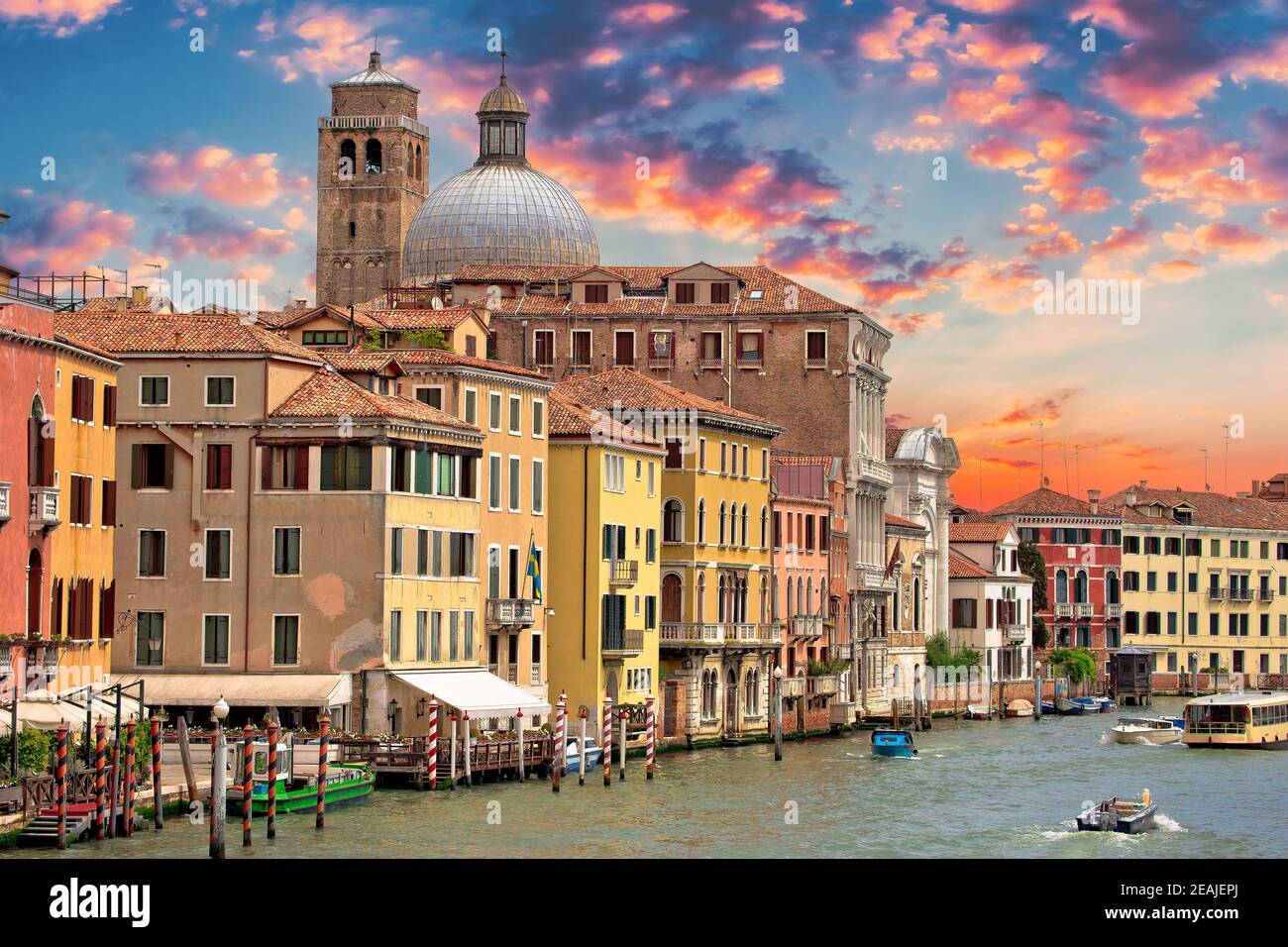 Panoramica architettura del Canal Grande nella città vecchia di Vencie vista Foto Stock