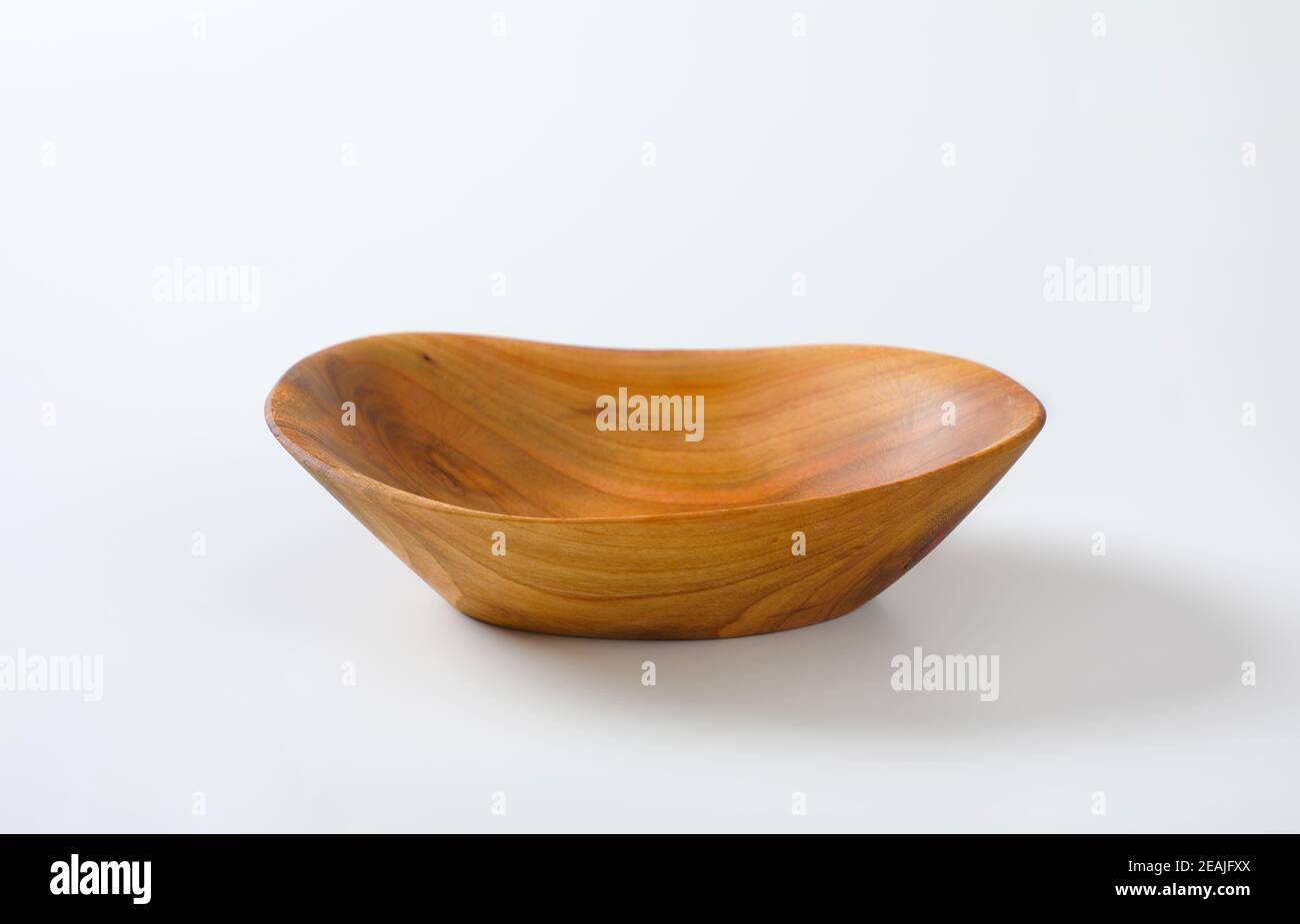 Ciotola in legno intagliata a mano Foto Stock