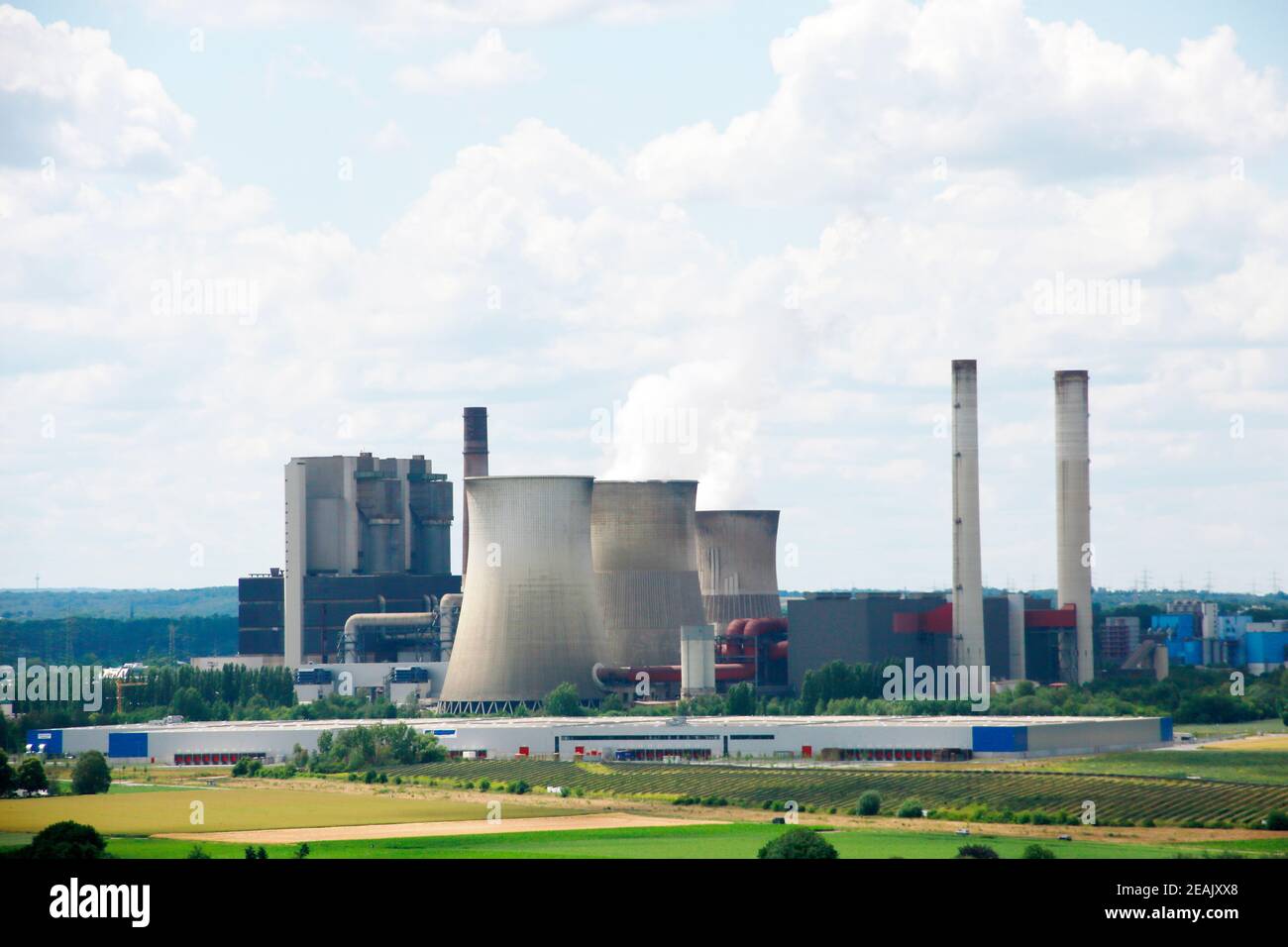 Vista della centrale elettrica di lignite Eschweiler dall'Indemann torre di osservazione Foto Stock