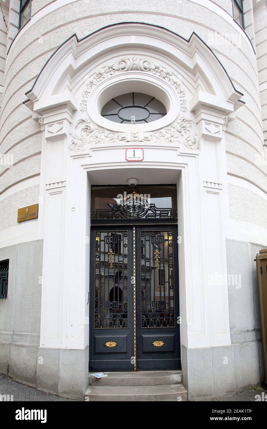 Ingresso posteriore del parlamento croato nella città alta di Zagabria, Croazia Foto Stock