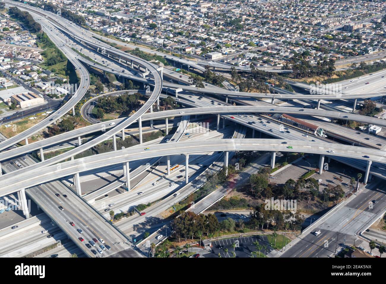 Incrocio tra Century Harbor Freeway e autostrada Los Angeles Roads Traffic America City vista aerea foto Foto Stock