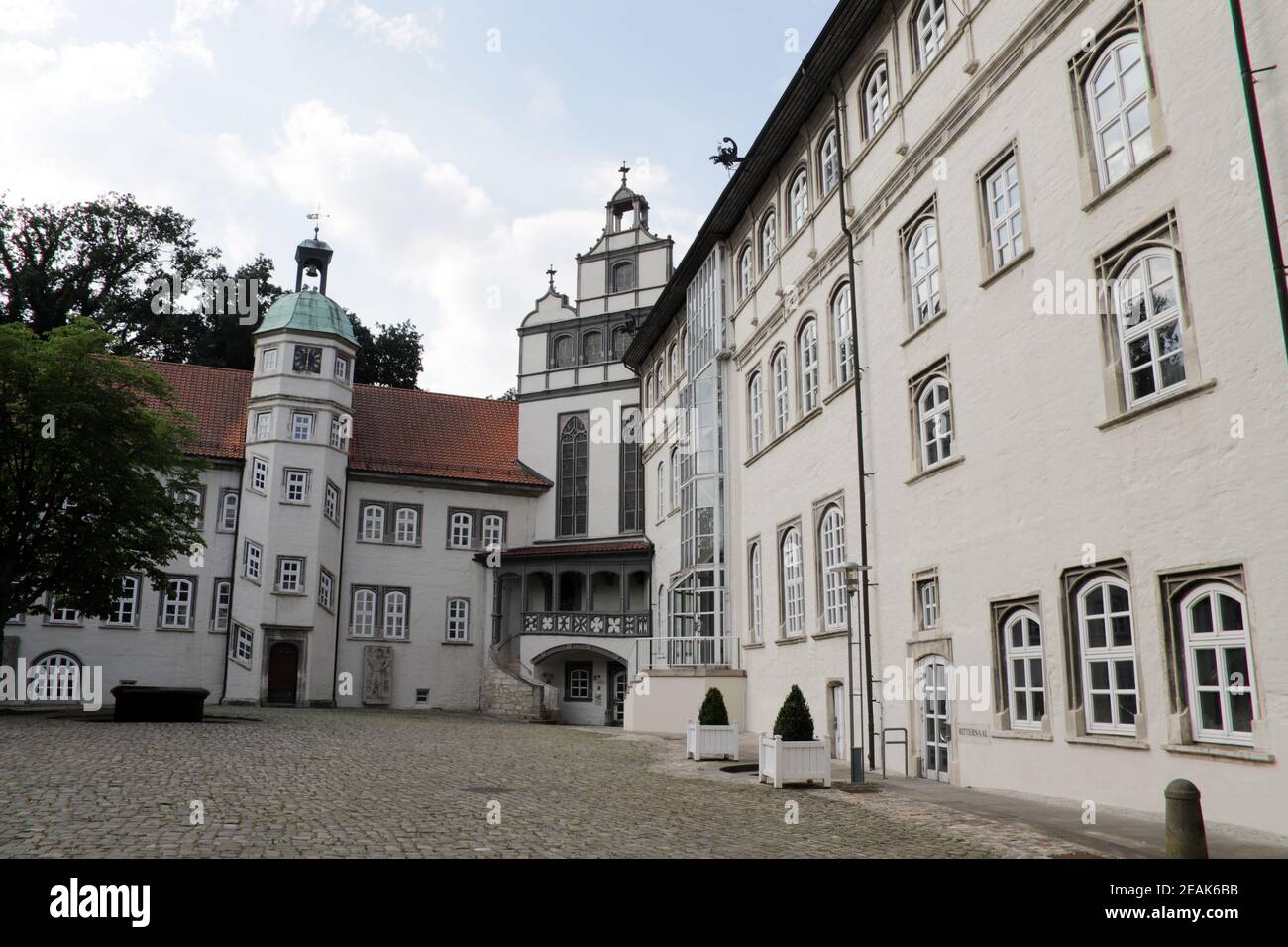 Castello di Gifhorn, complesso di castello in stile rinascimentale di Weser, oggi sede del consiglio distrettuale del distretto di Gifhorn Foto Stock