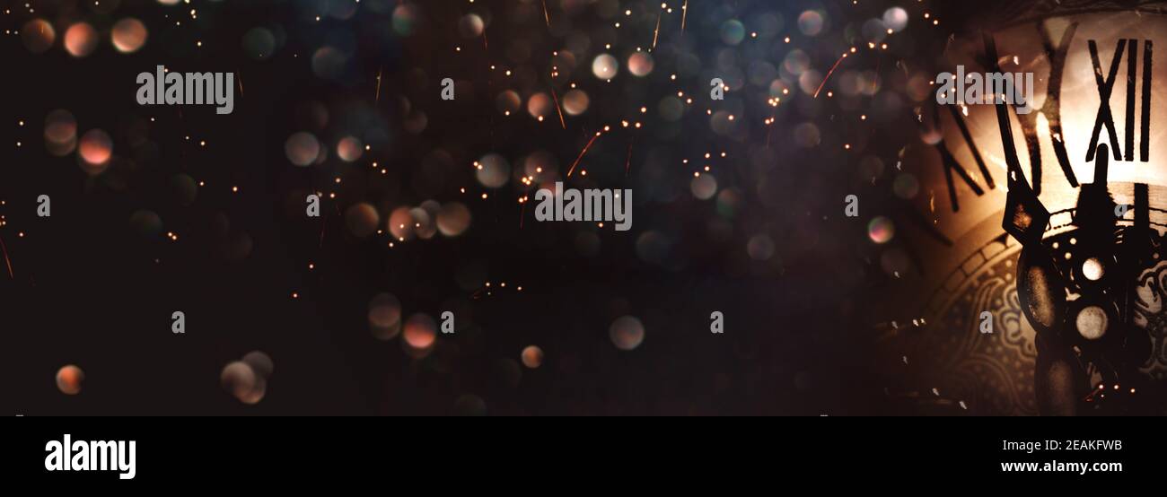 Orologio sul cielo notturno di nuovi anni Foto Stock