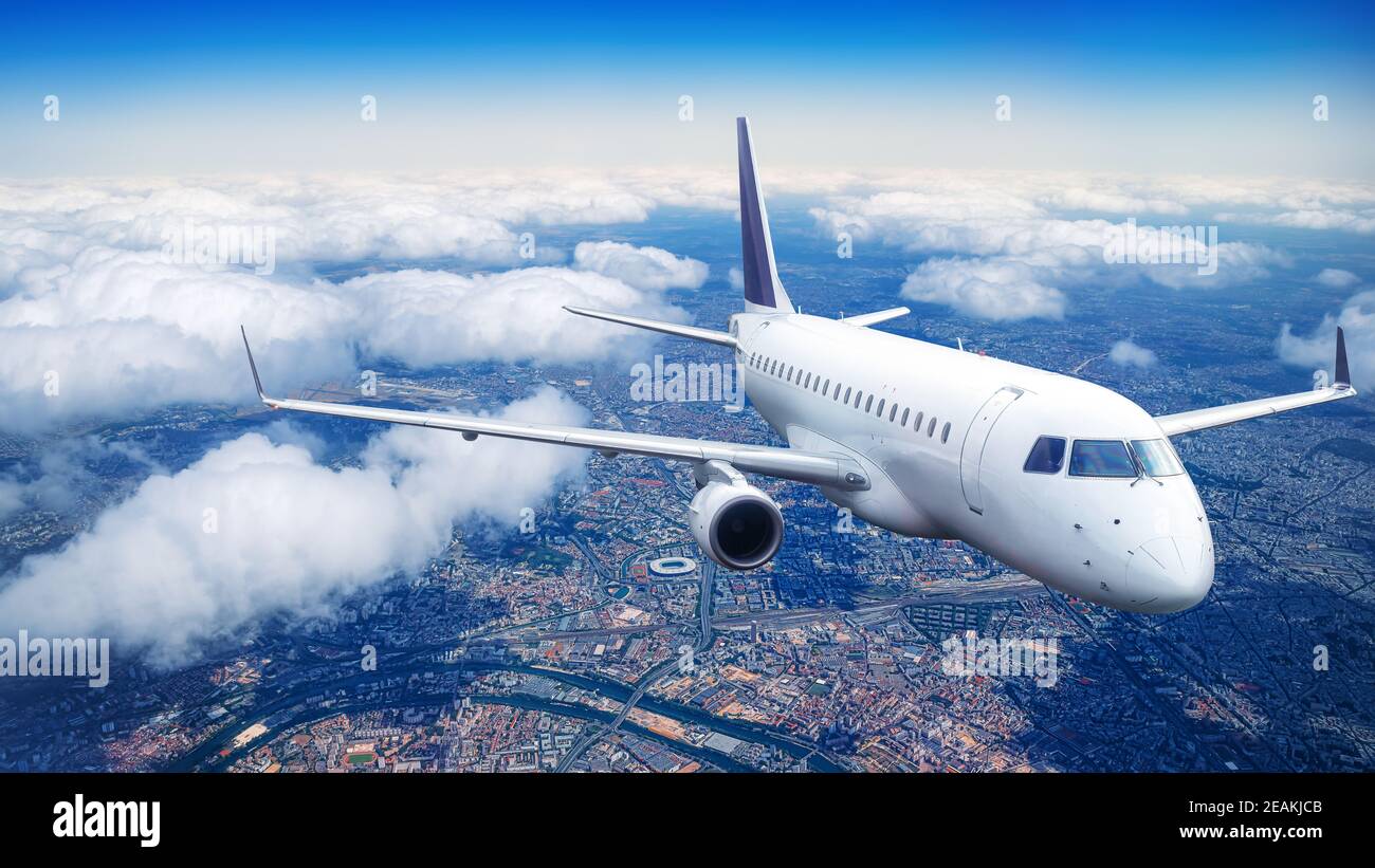 moderno aereo di linea durante il decollo Foto Stock
