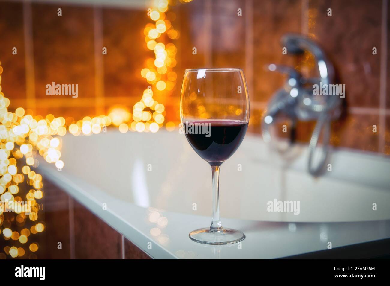 Bagno al vino rosso immagini e fotografie stock ad alta risoluzione - Alamy