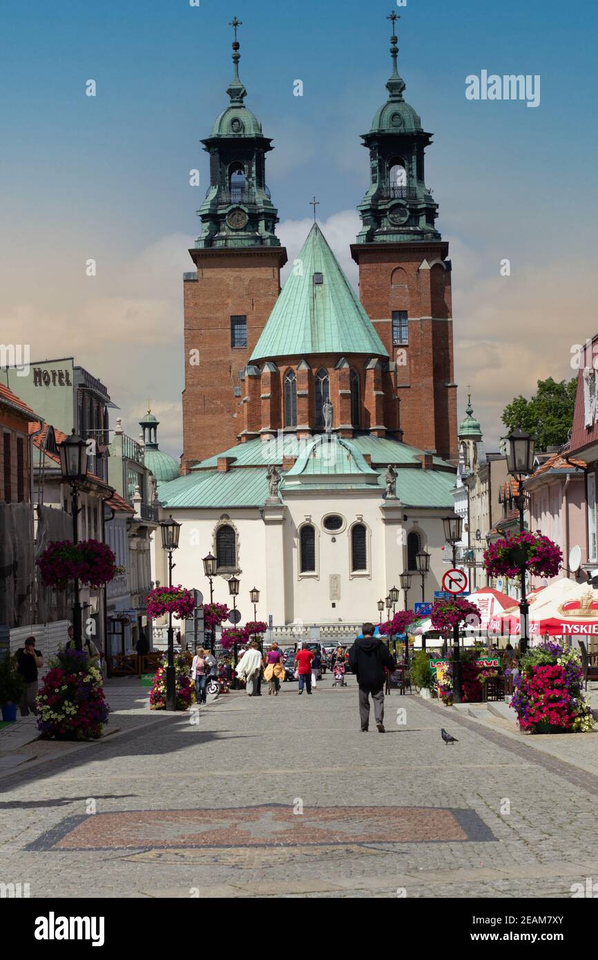 Poznań, POLONIA - 05 febbraio 2021: Cattedrale. Città vecchia edifici sacrali e secolari, architettura della prima capitale polacco. Giorno di sole. Foto Stock