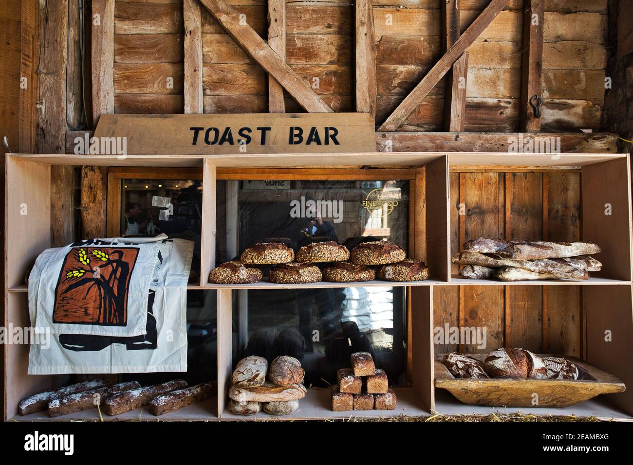 GRAN BRETAGNA / Inghilterra / Hertfordshire /vari tipi di pane tradizionale sourpaste in esposizione . Foto Stock