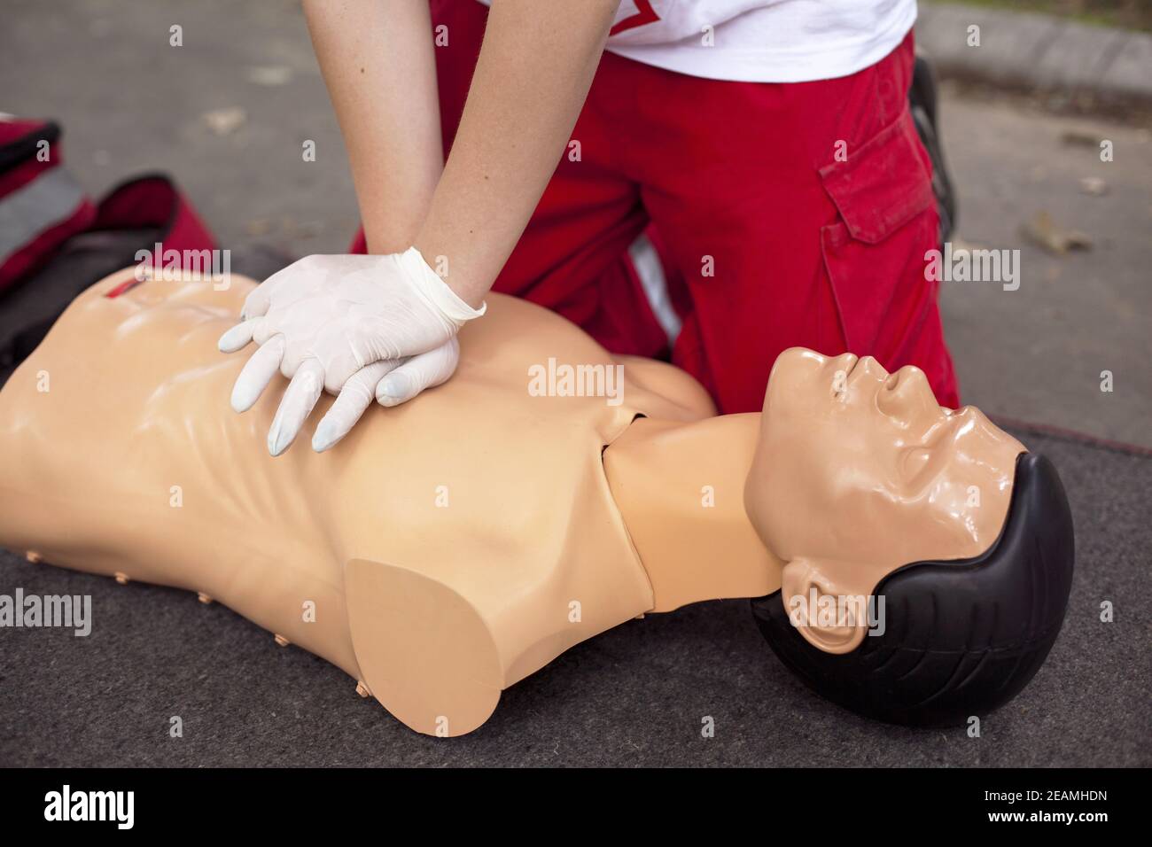 L intervento di primo soccorso Foto Stock