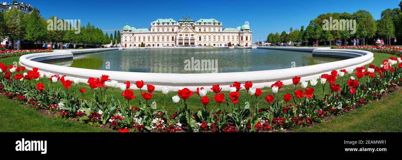 Vista di Volksgarten e National History Museum di Vienna Foto Stock