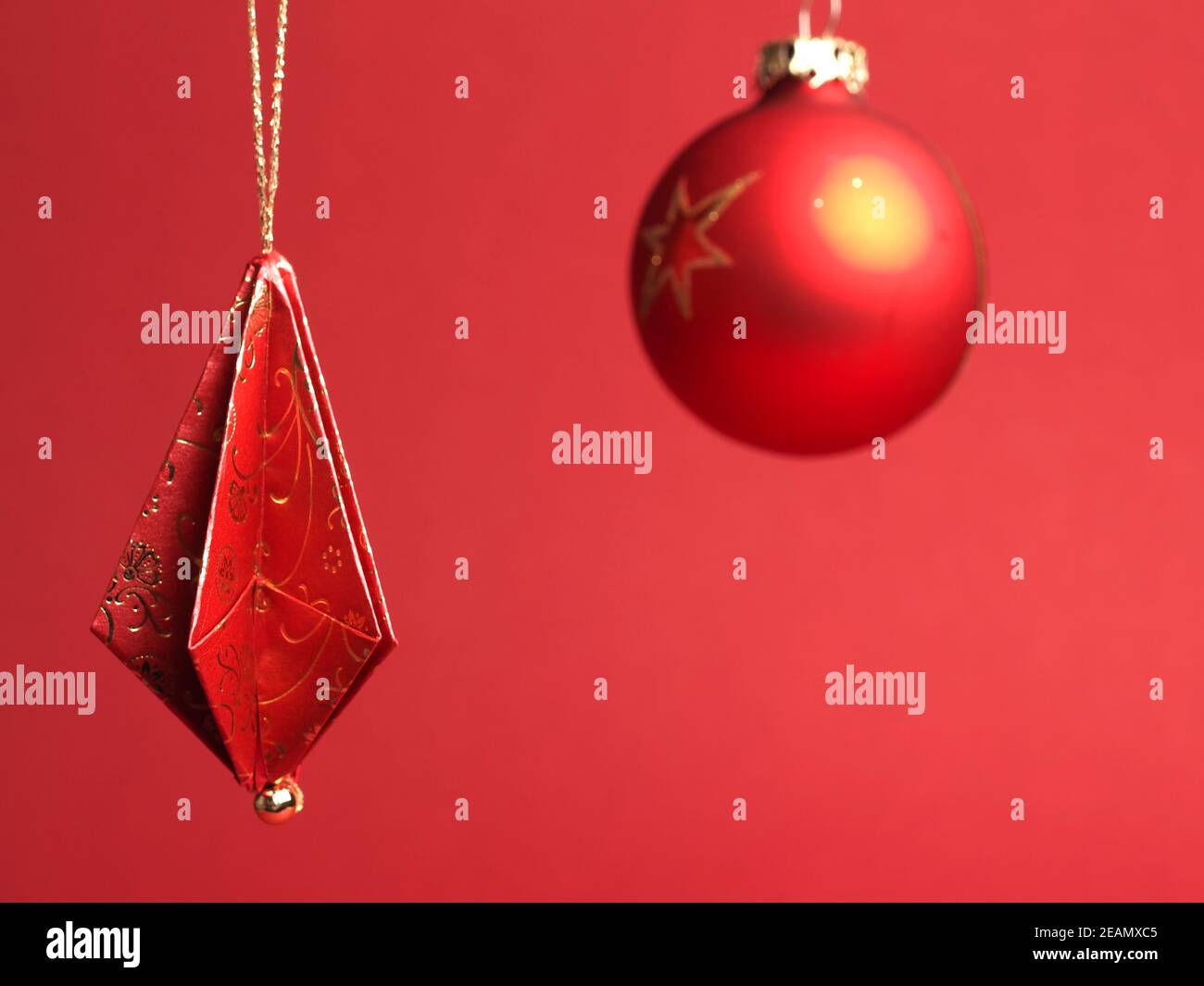 Alberi Natale Oro E Rosso Albero Di Origami Immagini e Fotos Stock - Alamy