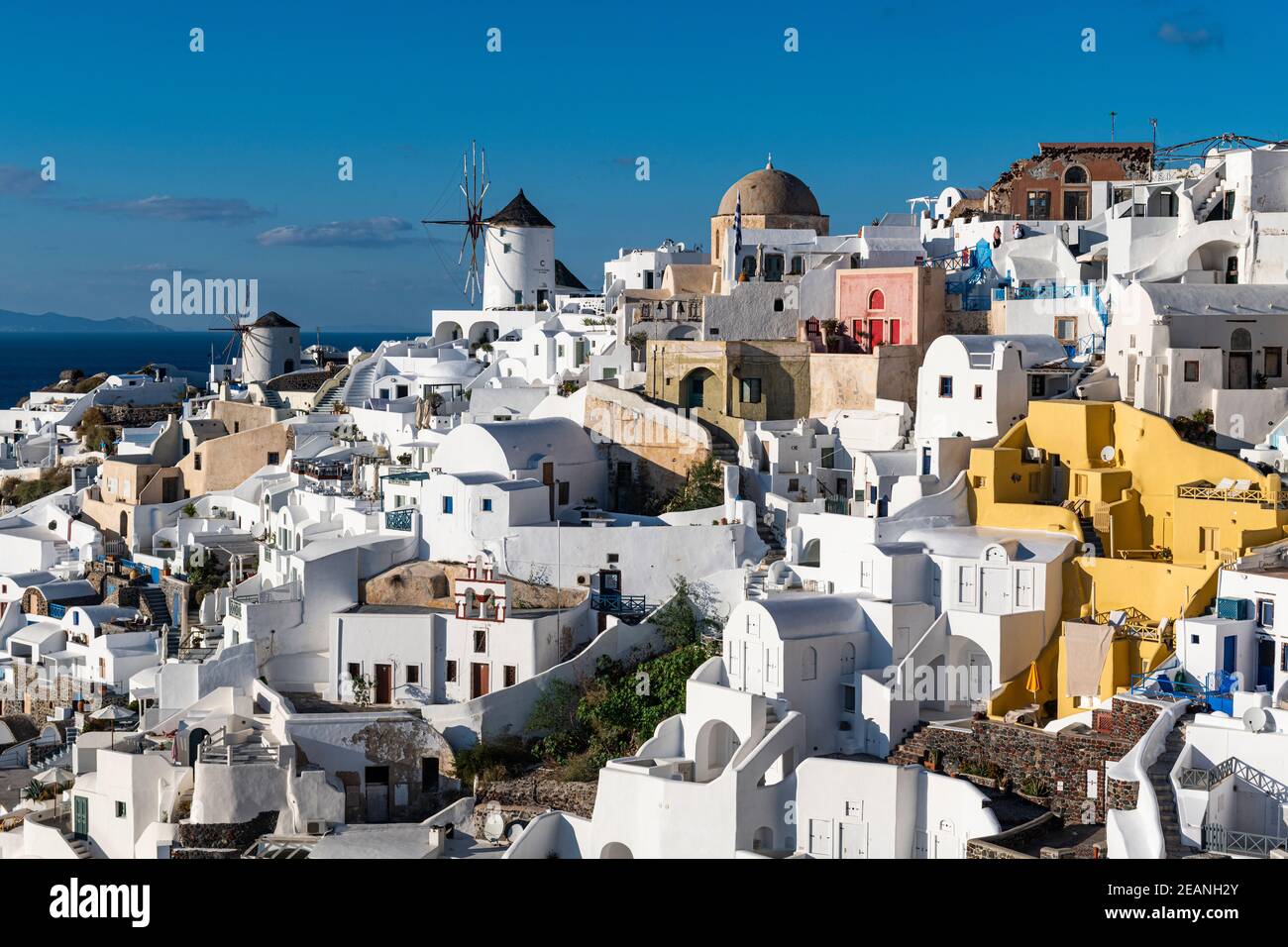 Architettura imbiancata, Oia, Santorini, Cicladi, Grecia, Europa Foto Stock