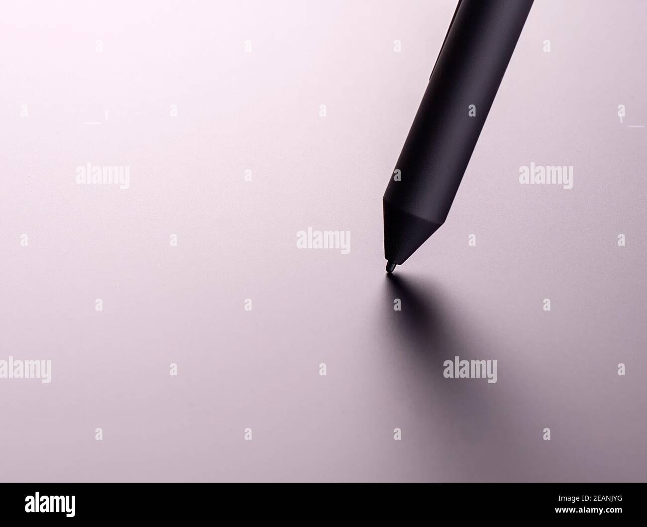 Nuovo tablet grafico con matita nera Foto Stock