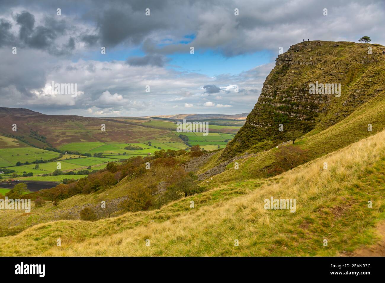 Vista di Back Tor e vale of Edale, Derbyshire Peak District, Derbyshire, Inghilterra, Regno Unito, Europa Foto Stock